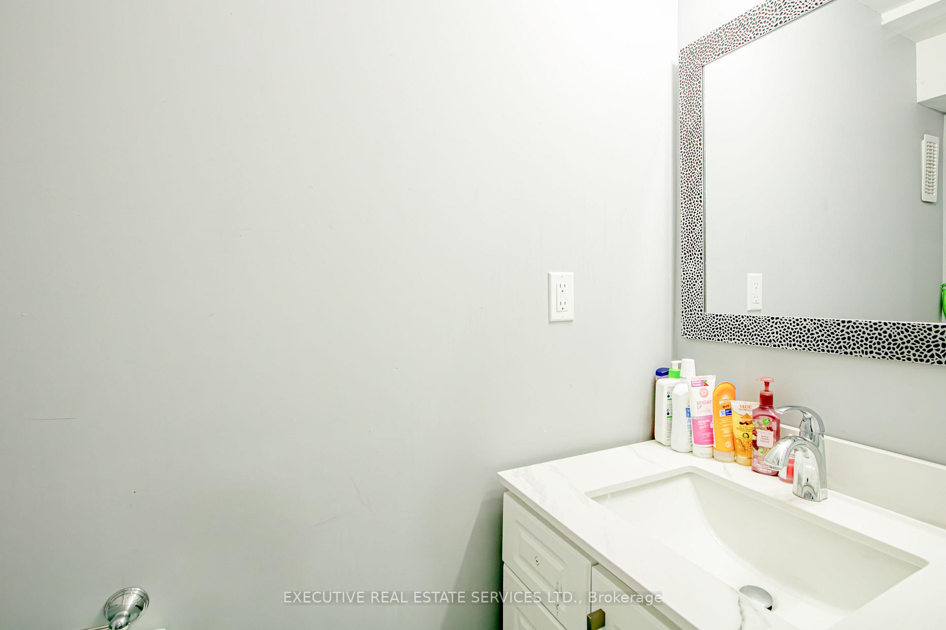 Photo 42 of 3264 Meadowgate Boulevard, London, South U — HOMEH