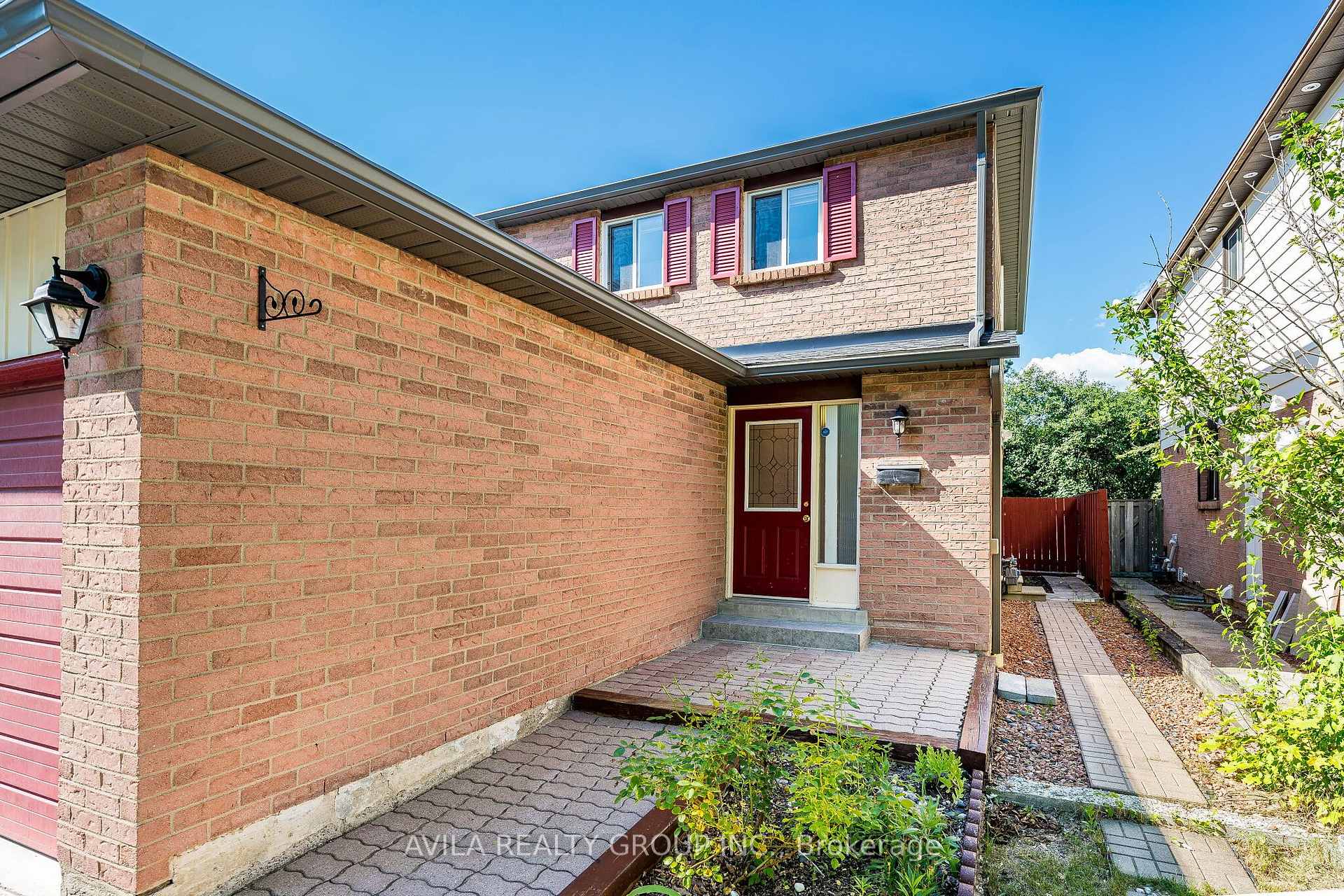 Photo 12 of 31 Wheatfield Road, Brampton, Brampton West — HOMEH