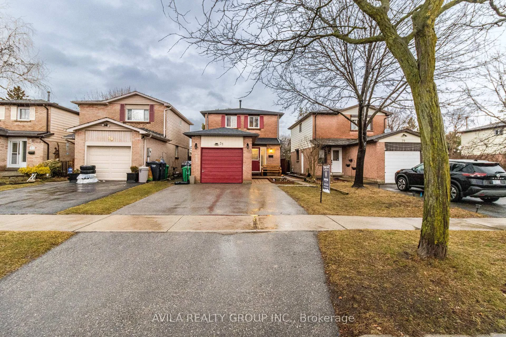 Photo 3 of 31 Wheatfield Road, Brampton, Brampton West — HOMEH