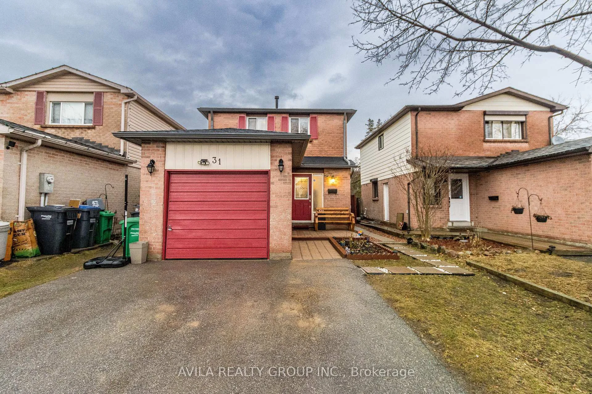 Photo 4 of 31 Wheatfield Road, Brampton, Brampton West — HOMEH