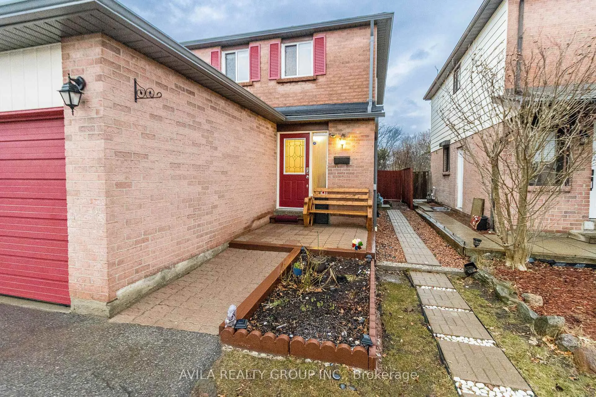 Photo 11 of 31 Wheatfield Road, Brampton, Brampton West — HOMEH
