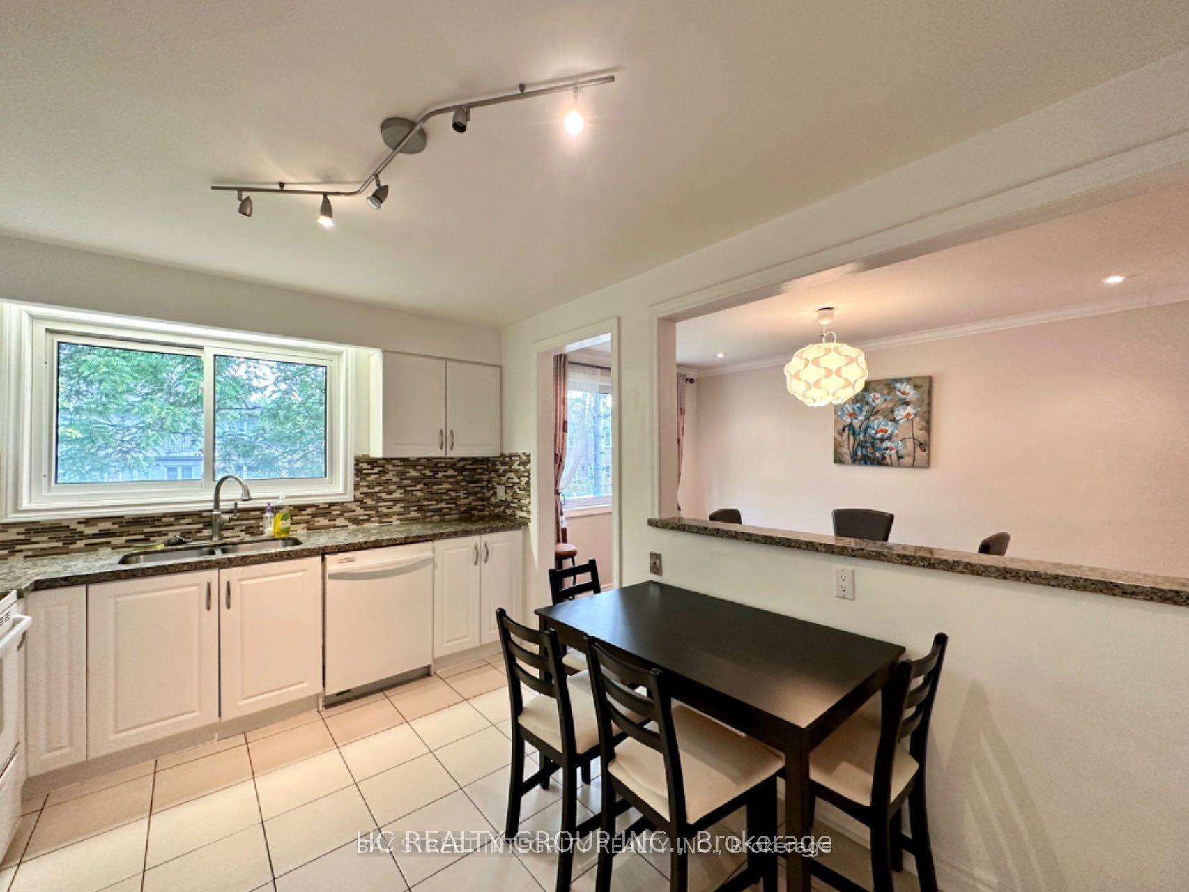 Photo 4 of 35 Lailey Crescent, North York, Willowdale East — HOMEH