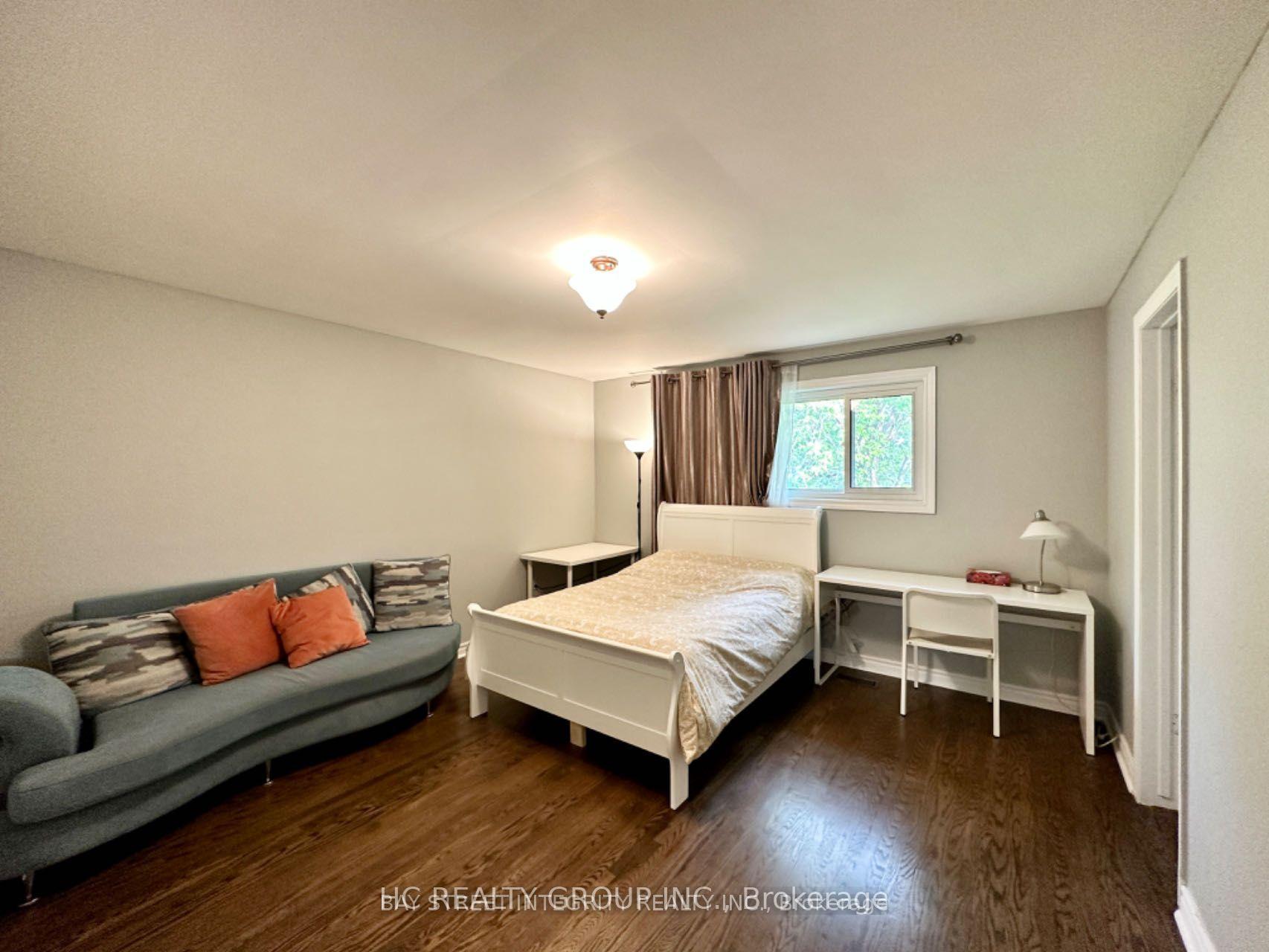 Photo 7 of 35 Lailey Crescent, North York, Willowdale East — HOMEH