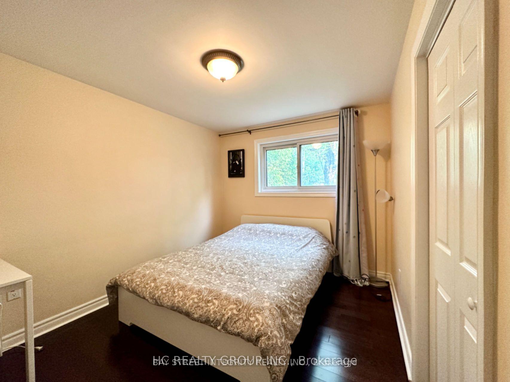 Photo 9 of 35 Lailey Crescent, North York, Willowdale East — HOMEH