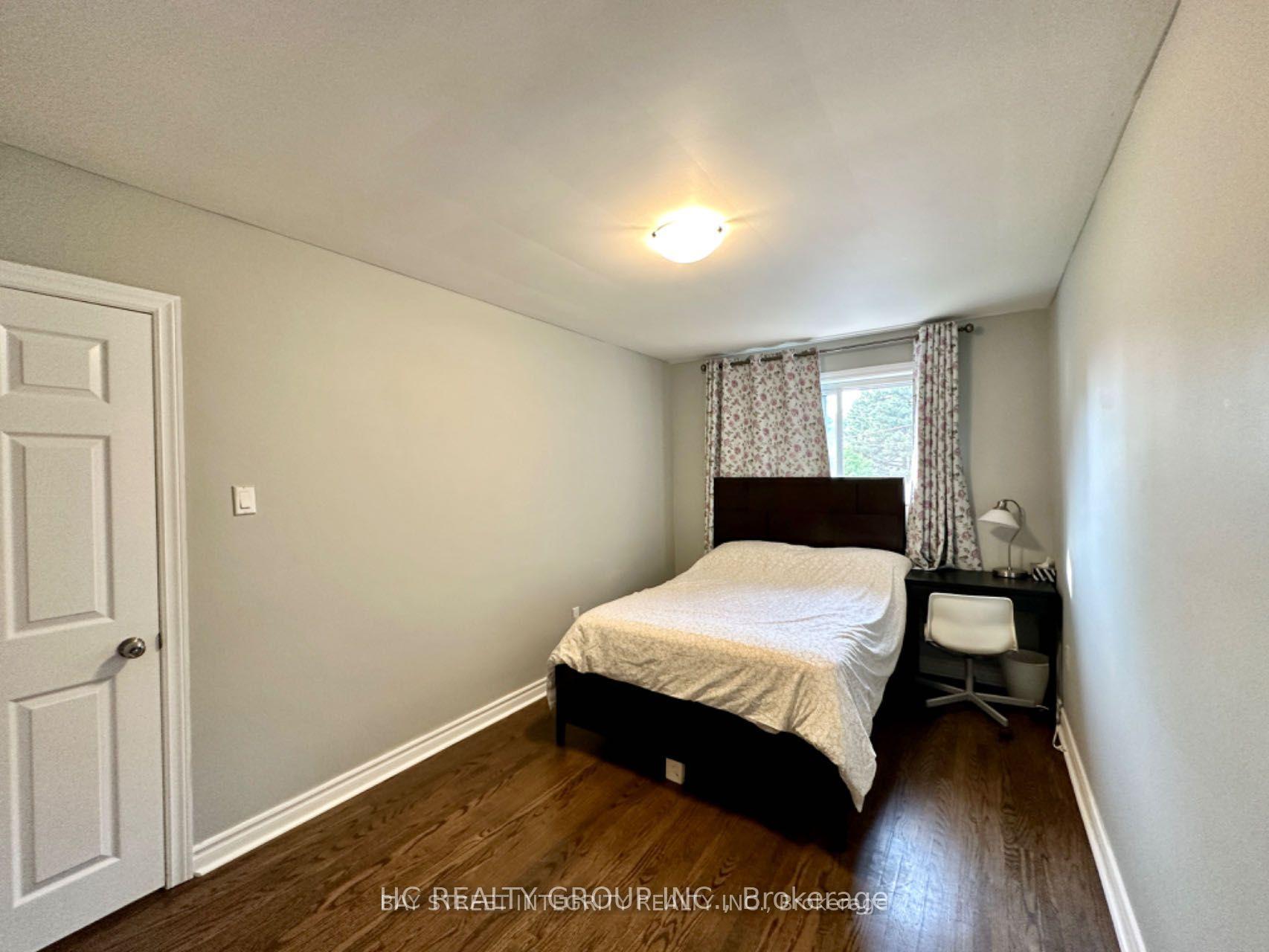 Photo 10 of 35 Lailey Crescent, North York, Willowdale East — HOMEH