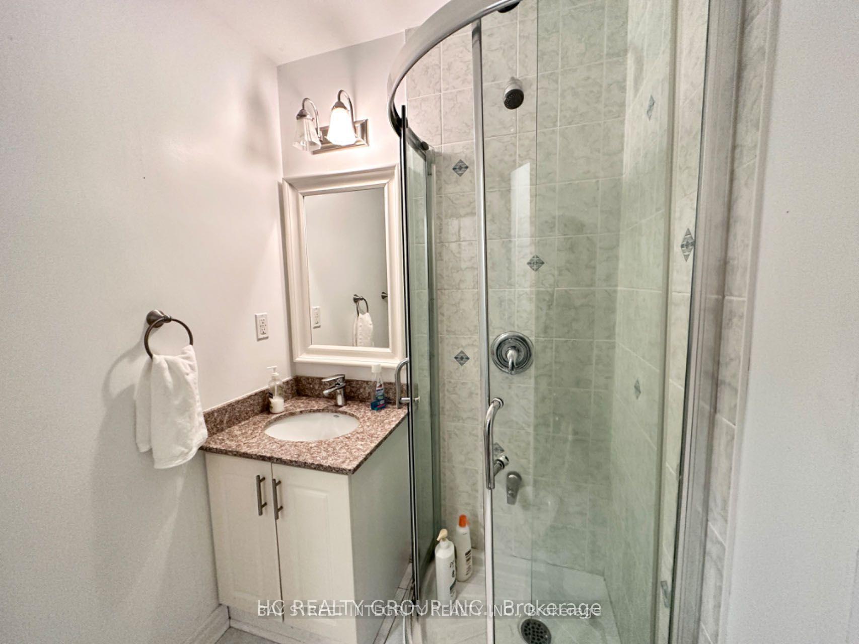 Photo 13 of 35 Lailey Crescent, North York, Willowdale East — HOMEH