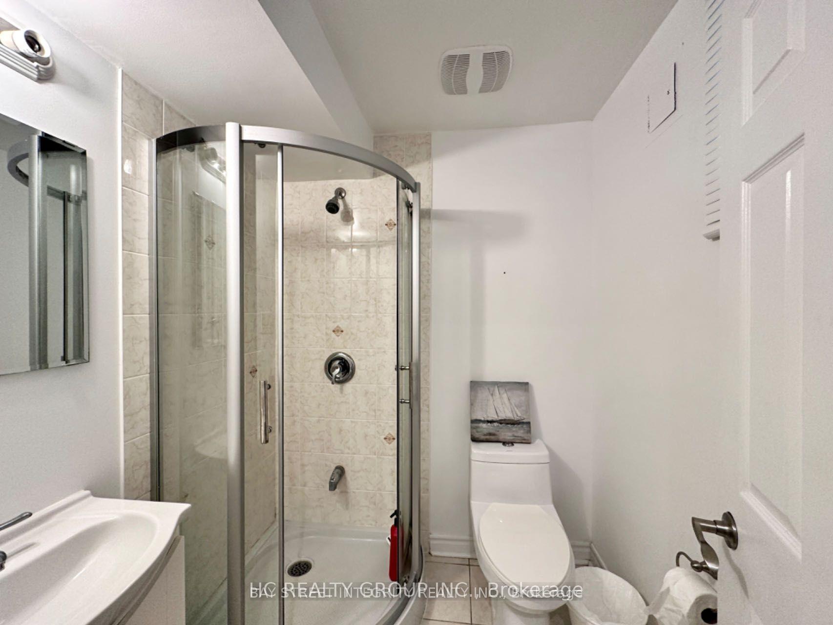 Photo 14 of 35 Lailey Crescent, North York, Willowdale East — HOMEH