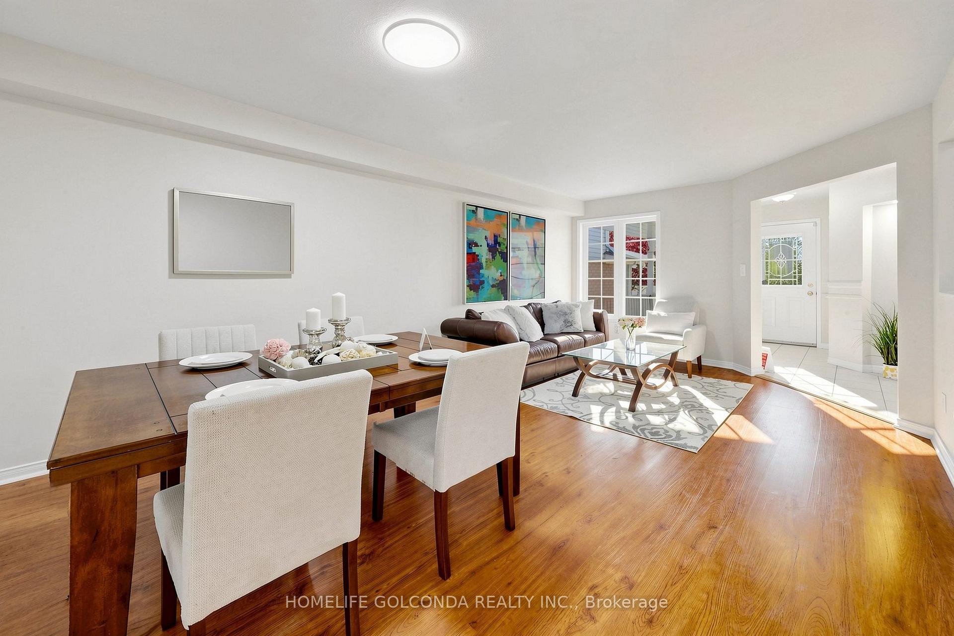 Photo 3 of 933 Glenbourne Court, Oshawa, Pinecrest — HOMEH