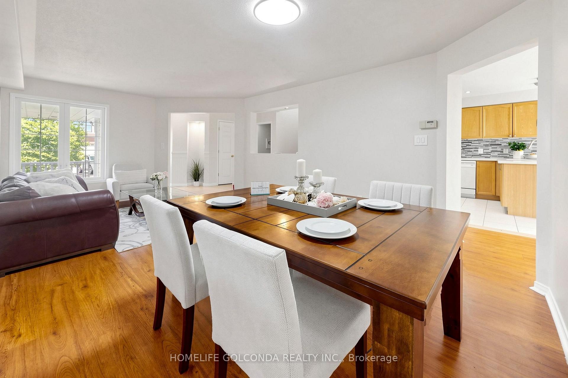 Photo 4 of 933 Glenbourne Court, Oshawa, Pinecrest — HOMEH
