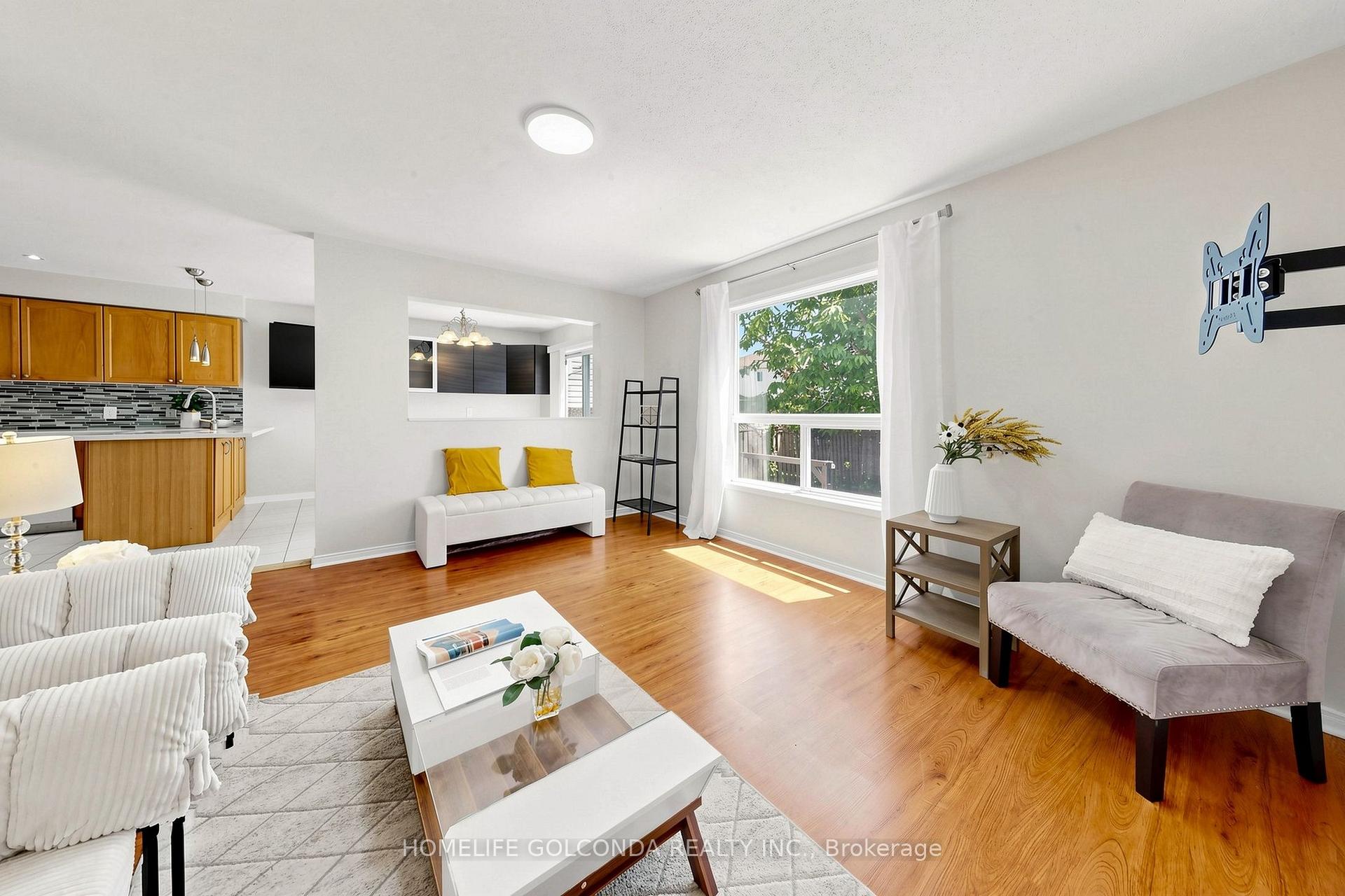 Photo 5 of 933 Glenbourne Court, Oshawa, Pinecrest — HOMEH