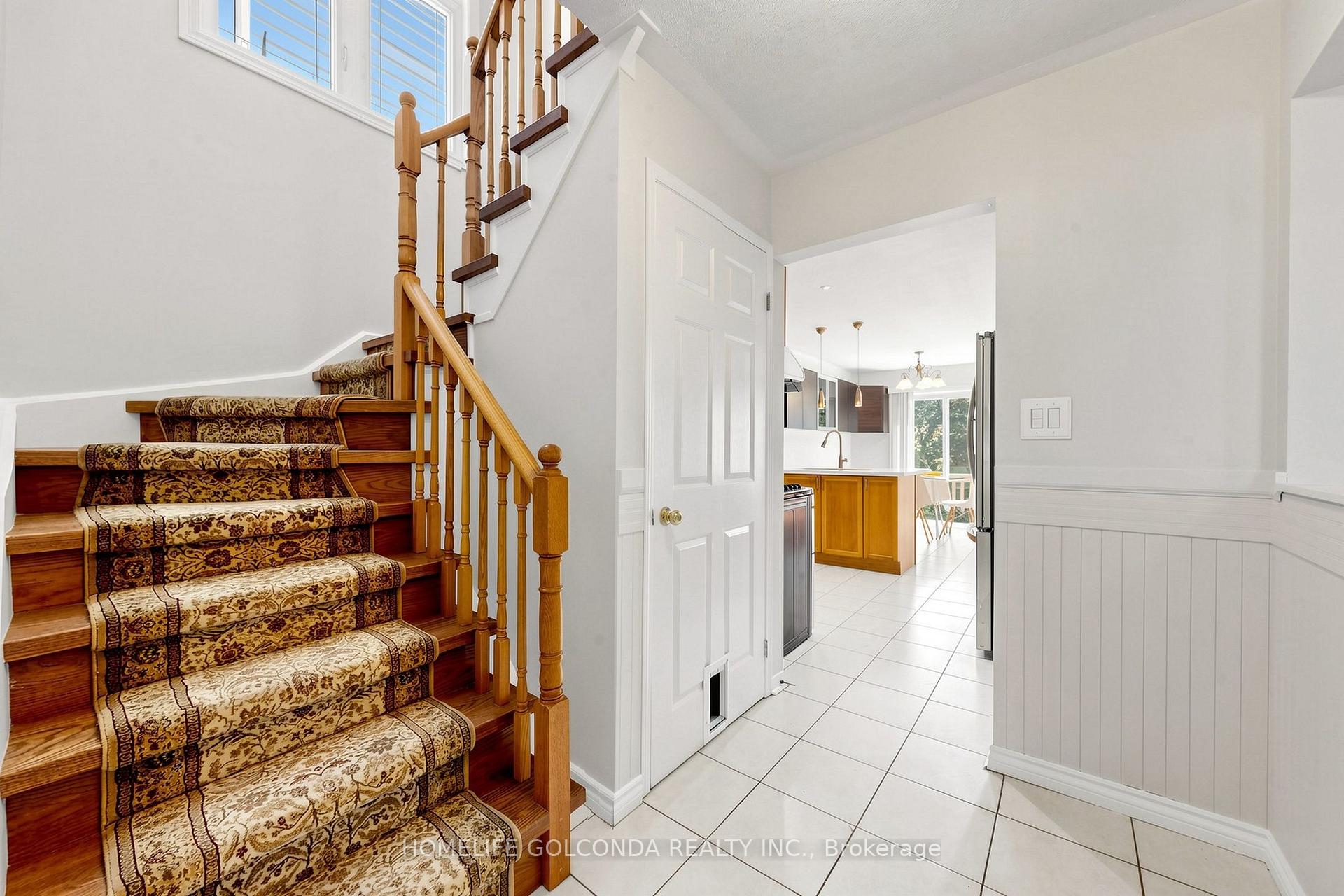 Photo 10 of 933 Glenbourne Court, Oshawa, Pinecrest — HOMEH