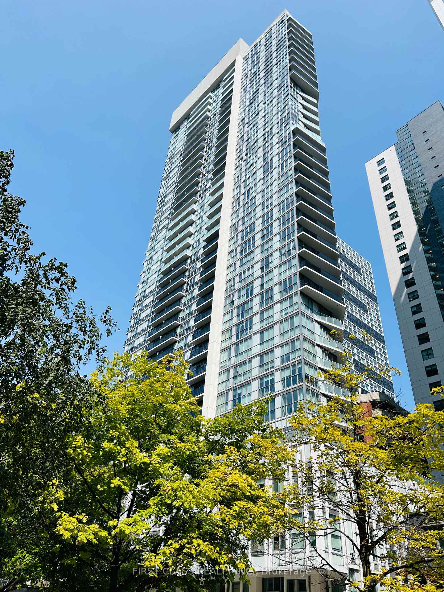 Photo of Unit 1806, 77 Mutual Street