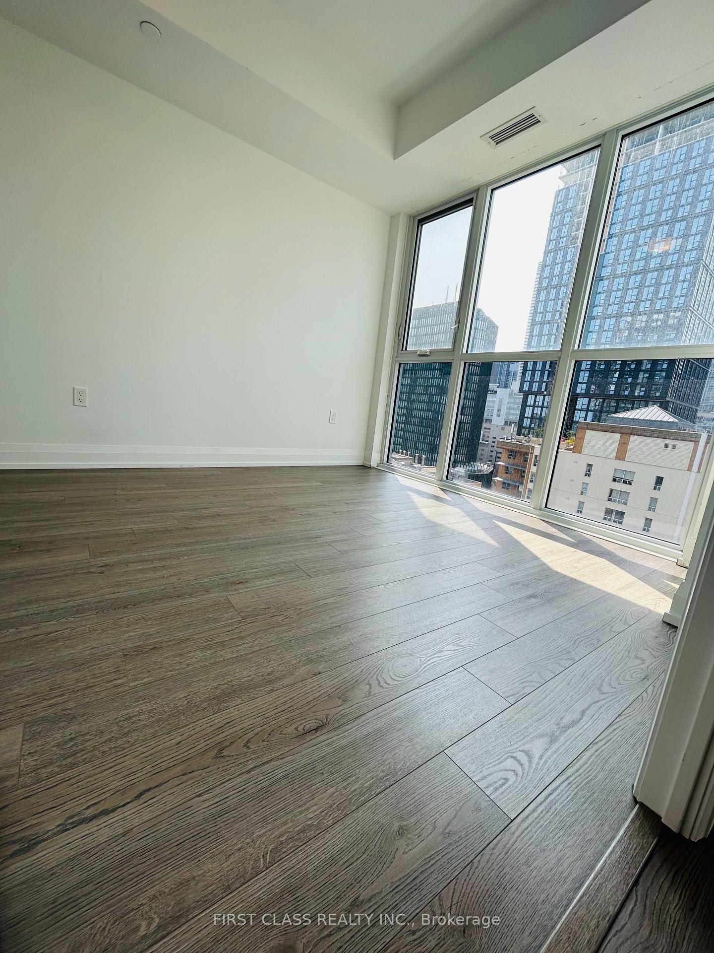 Photo 5 of Unit 1806, 77 Mutual Street, Toronto, Church-Yonge Corridor — HOMEH
