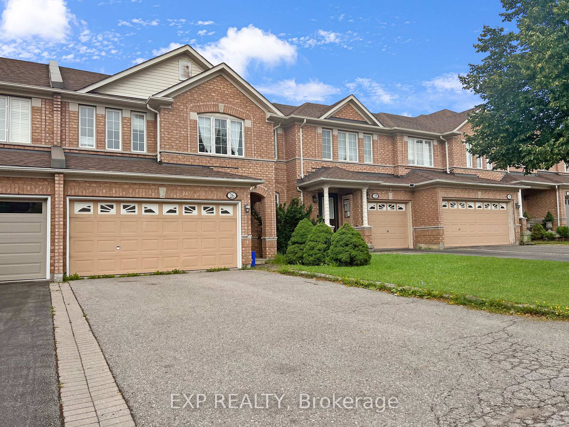 Photo 3 of Unit Bsmt, 26 Millcliff Circle, Aurora, Aurora Grove — HOMEH