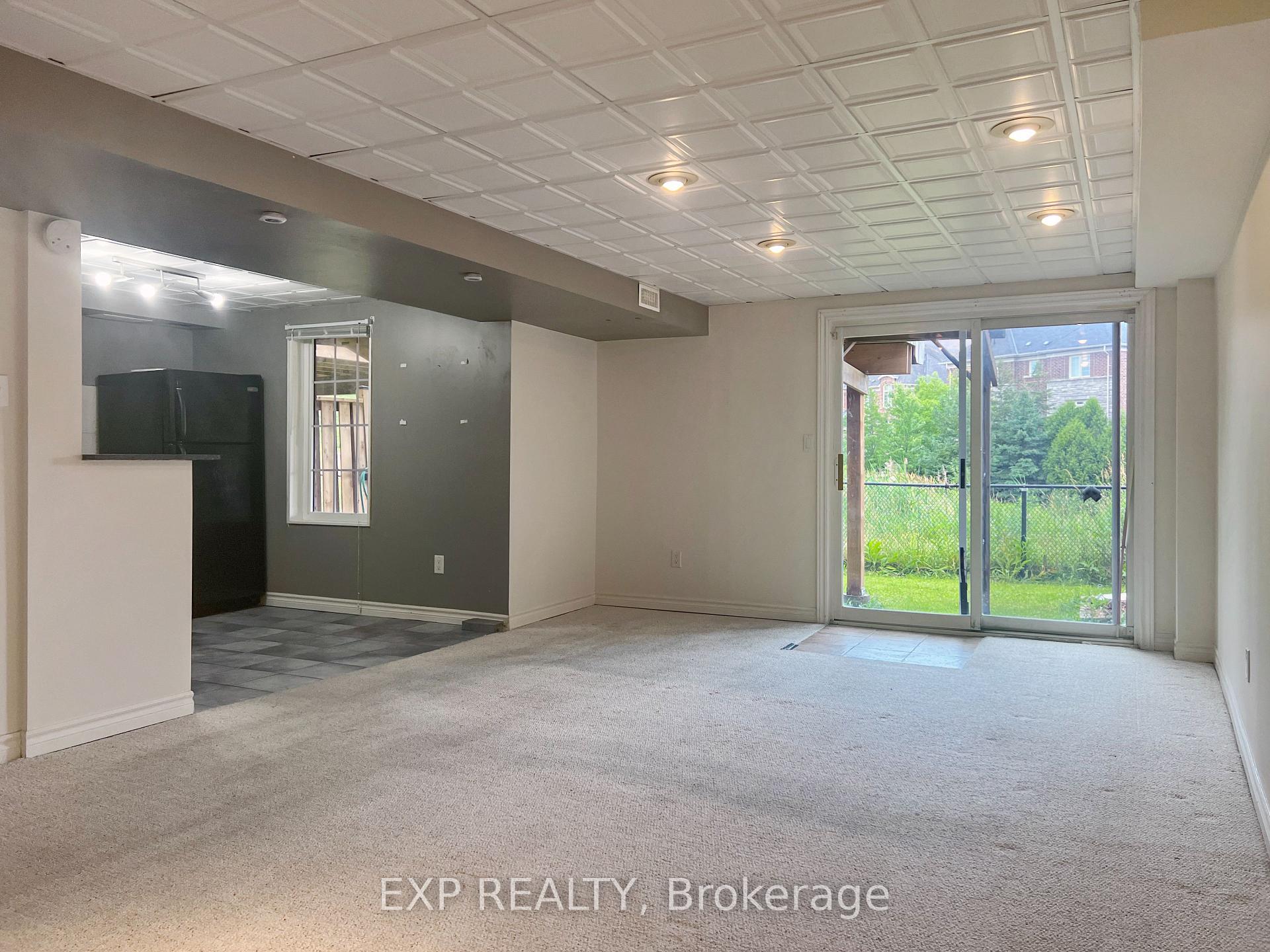 Photo 4 of Unit Bsmt, 26 Millcliff Circle, Aurora, Aurora Grove — HOMEH