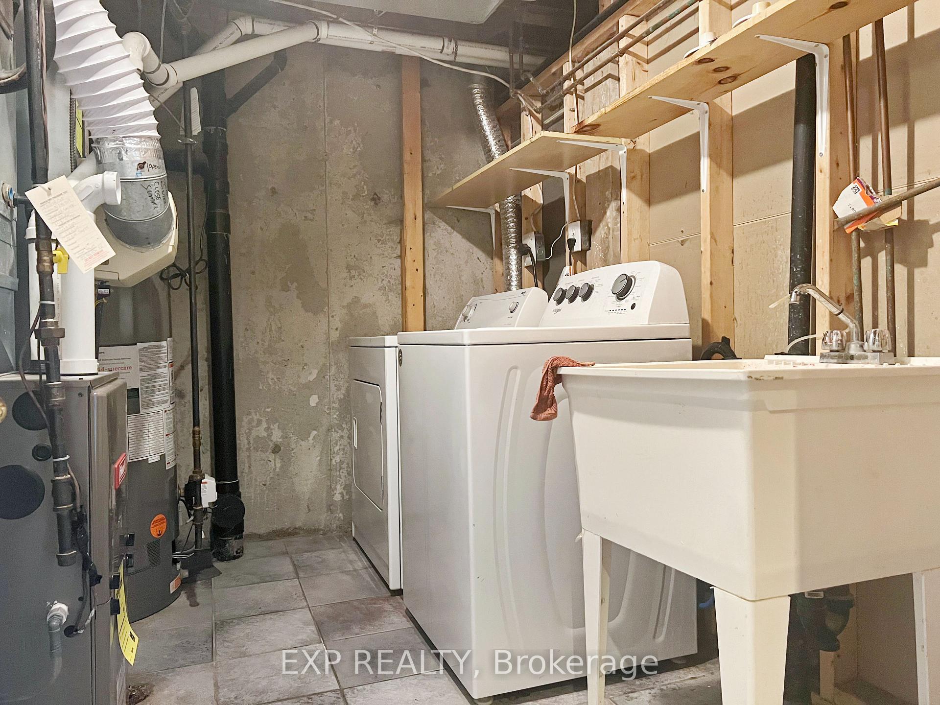 Photo 6 of Unit Bsmt, 26 Millcliff Circle, Aurora, Aurora Grove — HOMEH