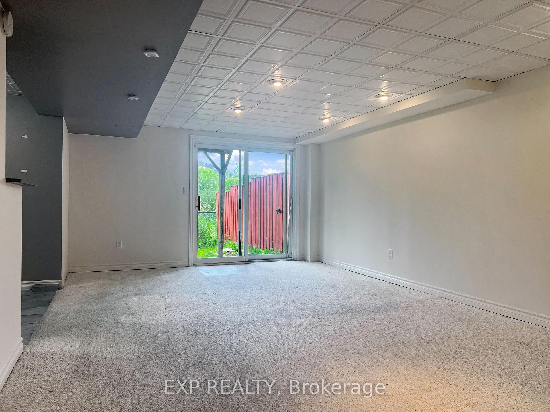 Photo 11 of Unit Bsmt, 26 Millcliff Circle, Aurora, Aurora Grove — HOMEH