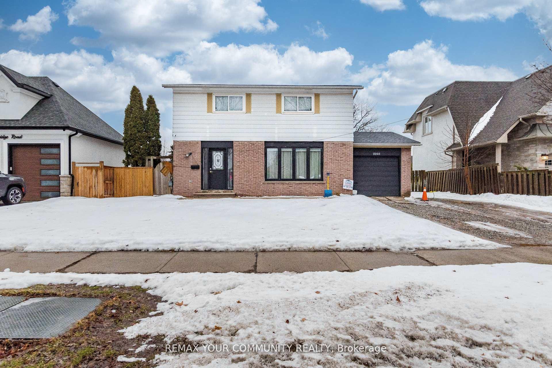 Photo 2 of 2202 Bridge Road, Oakville, West — HOMEH