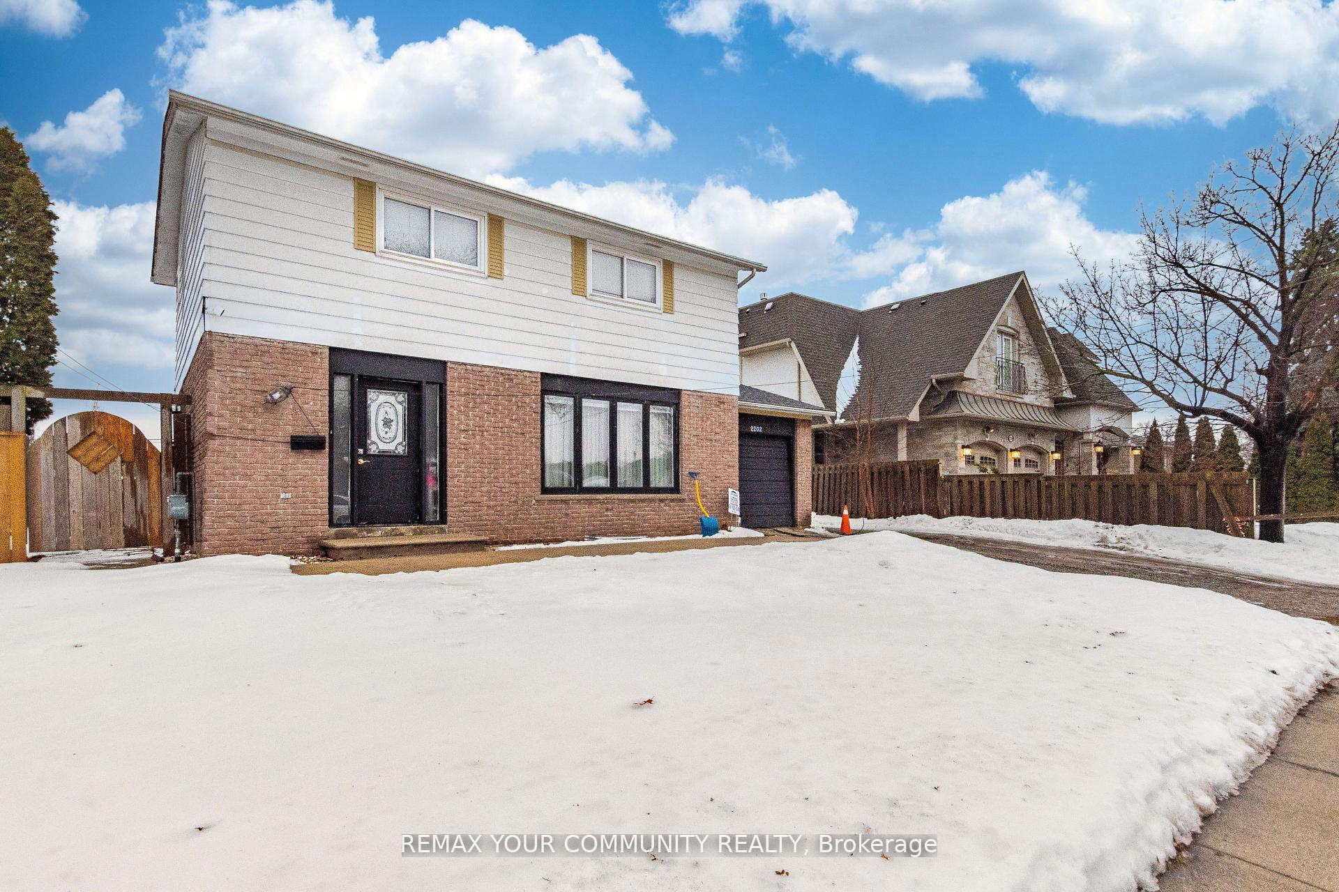 Photo 4 of 2202 Bridge Road, Oakville, West — HOMEH