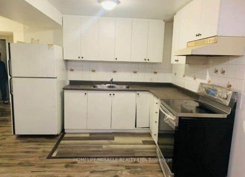 Photo 3 of 5237 Floral Hill Crescent, Mississauga, East Credit — HOMEH