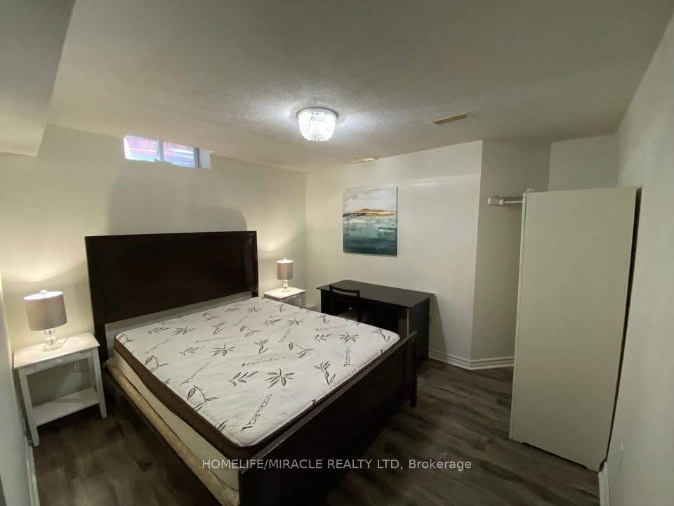 Photo 4 of 5237 Floral Hill Crescent, Mississauga, East Credit — HOMEH