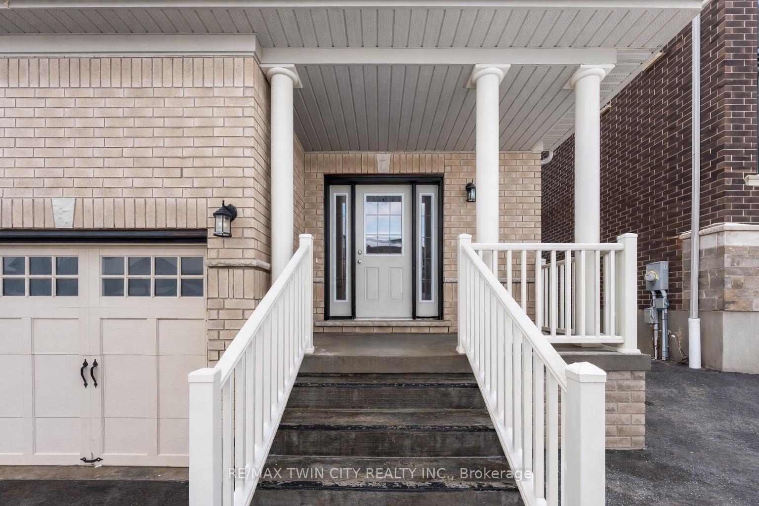 Photo 2 of 565 Florencedale Crescent, Kitchener, Huron Park — HOMEH