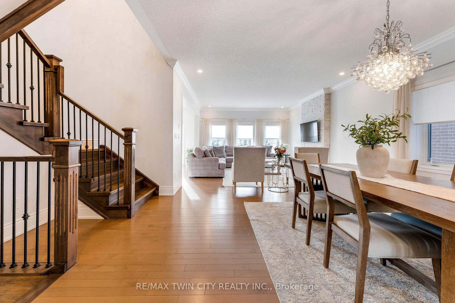 Photo 5 of 565 Florencedale Crescent, Kitchener, Huron Park — HOMEH