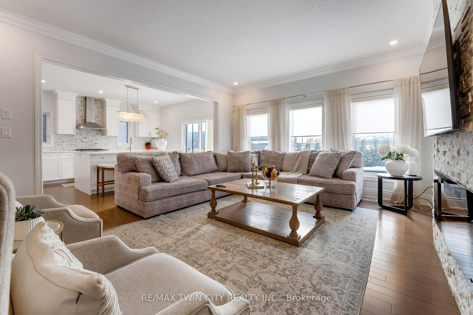 Photo 7 of 565 Florencedale Crescent, Kitchener, Huron Park — HOMEH