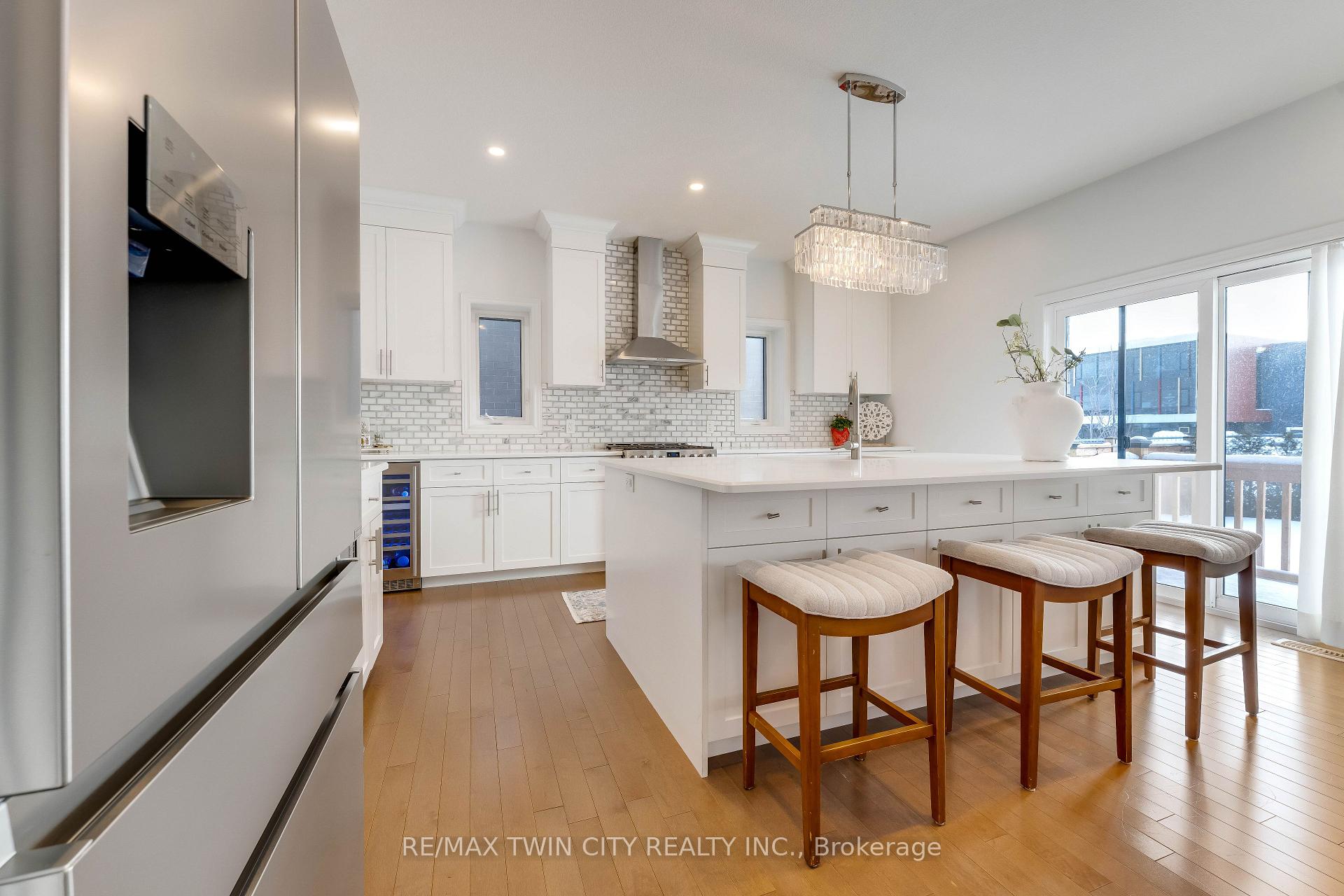 Photo 9 of 565 Florencedale Crescent, Kitchener, Huron Park — HOMEH