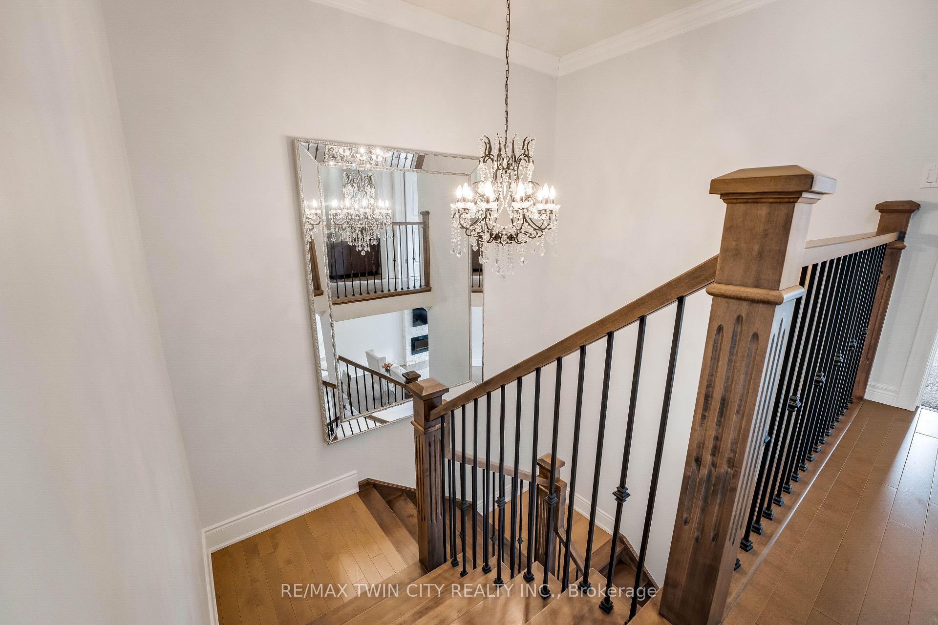 Photo 13 of 565 Florencedale Crescent, Kitchener, Huron Park — HOMEH