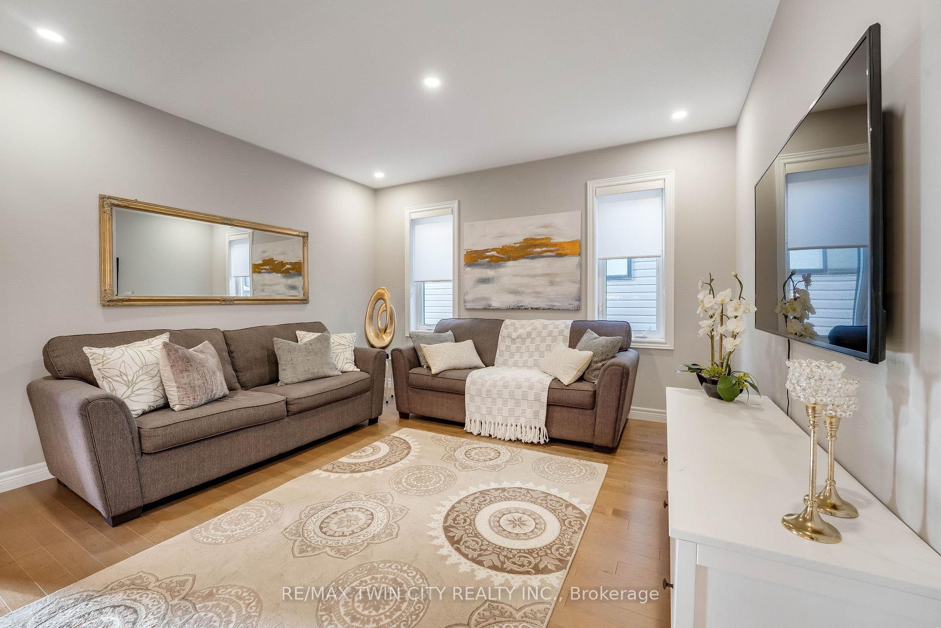 Photo 14 of 565 Florencedale Crescent, Kitchener, Huron Park — HOMEH