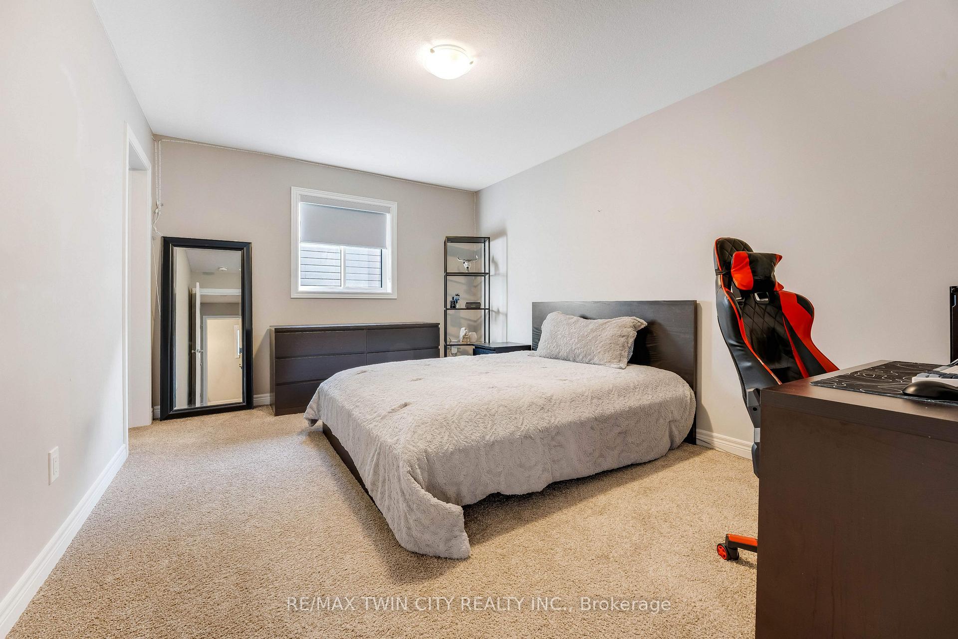 Photo 25 of 565 Florencedale Crescent, Kitchener, Huron Park — HOMEH