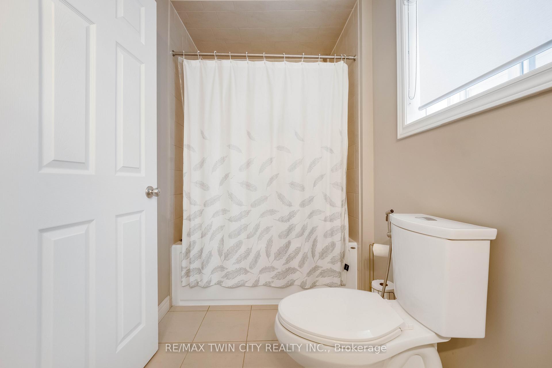 Photo 28 of 565 Florencedale Crescent, Kitchener, Huron Park — HOMEH