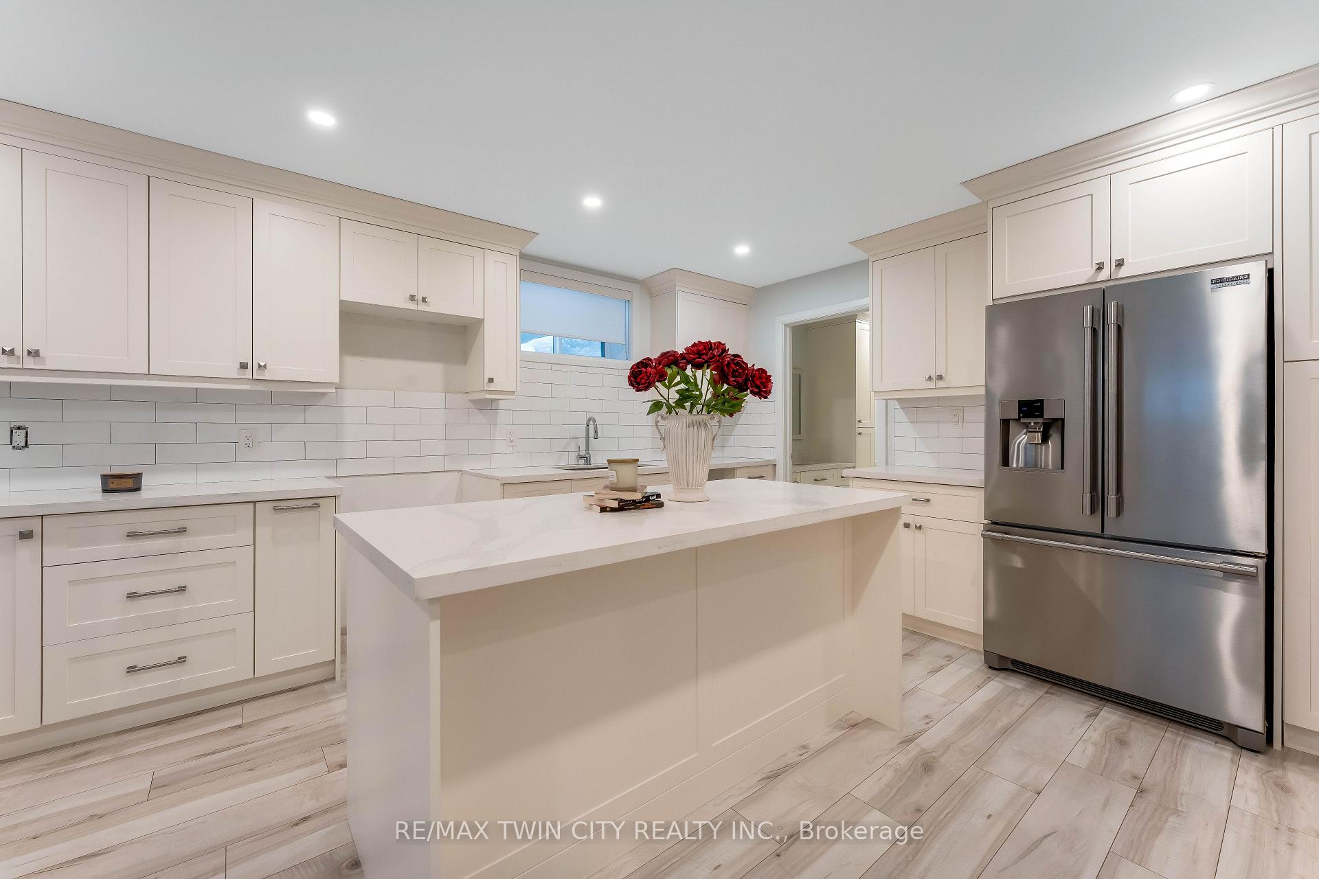Photo 31 of 565 Florencedale Crescent, Kitchener, Huron Park — HOMEH