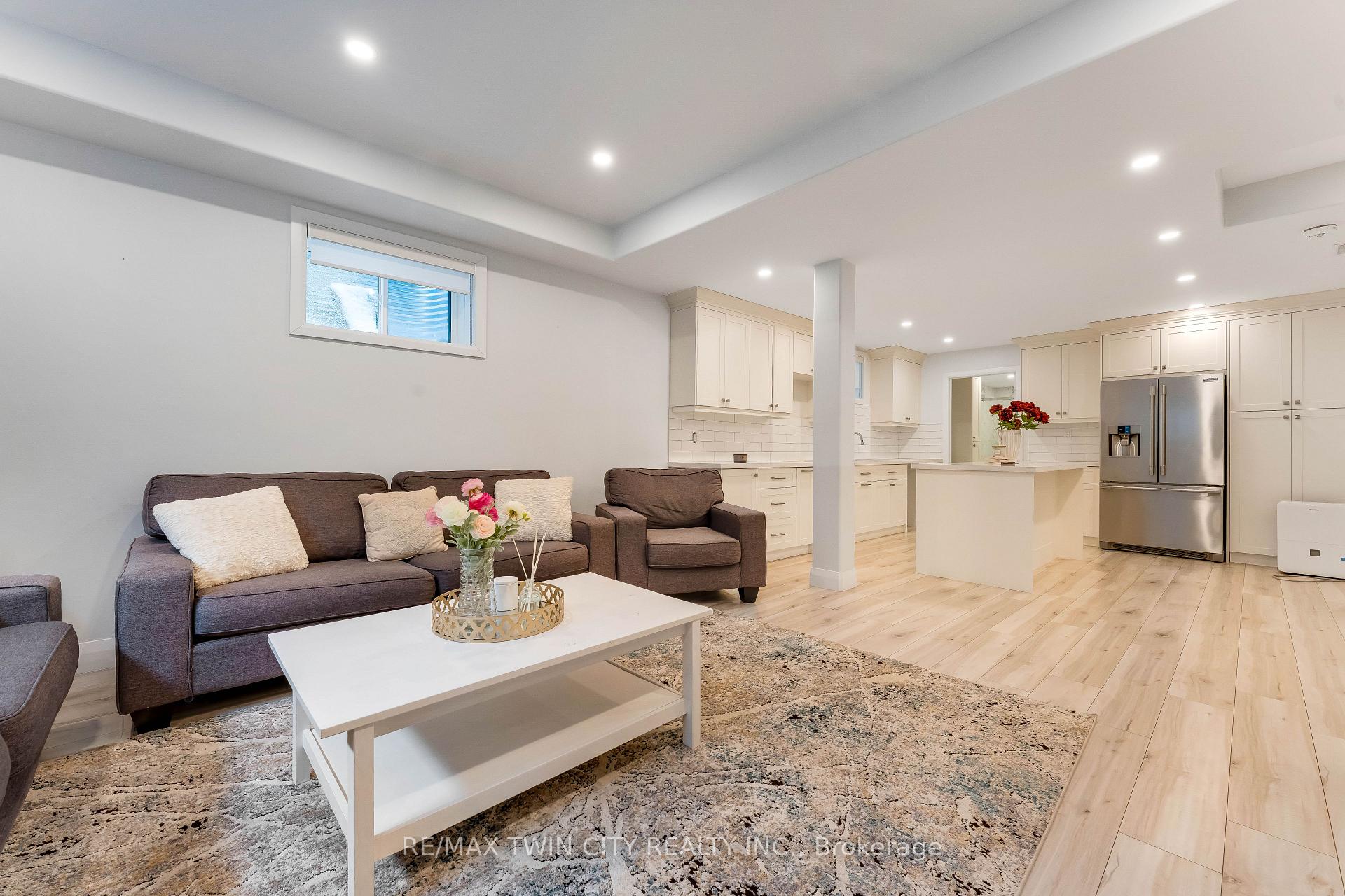 Photo 35 of 565 Florencedale Crescent, Kitchener, Huron Park — HOMEH