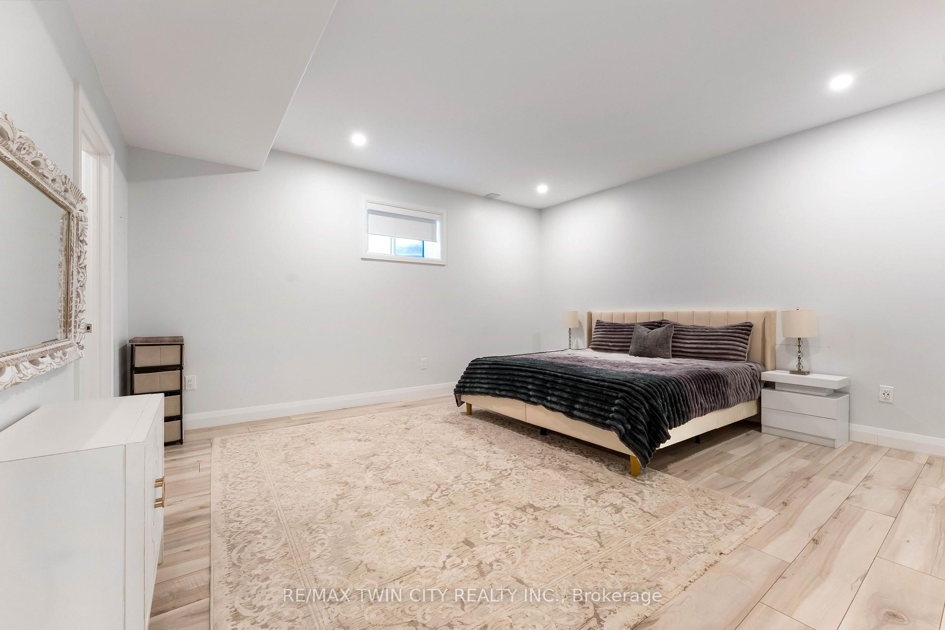 Photo 36 of 565 Florencedale Crescent, Kitchener, Huron Park — HOMEH