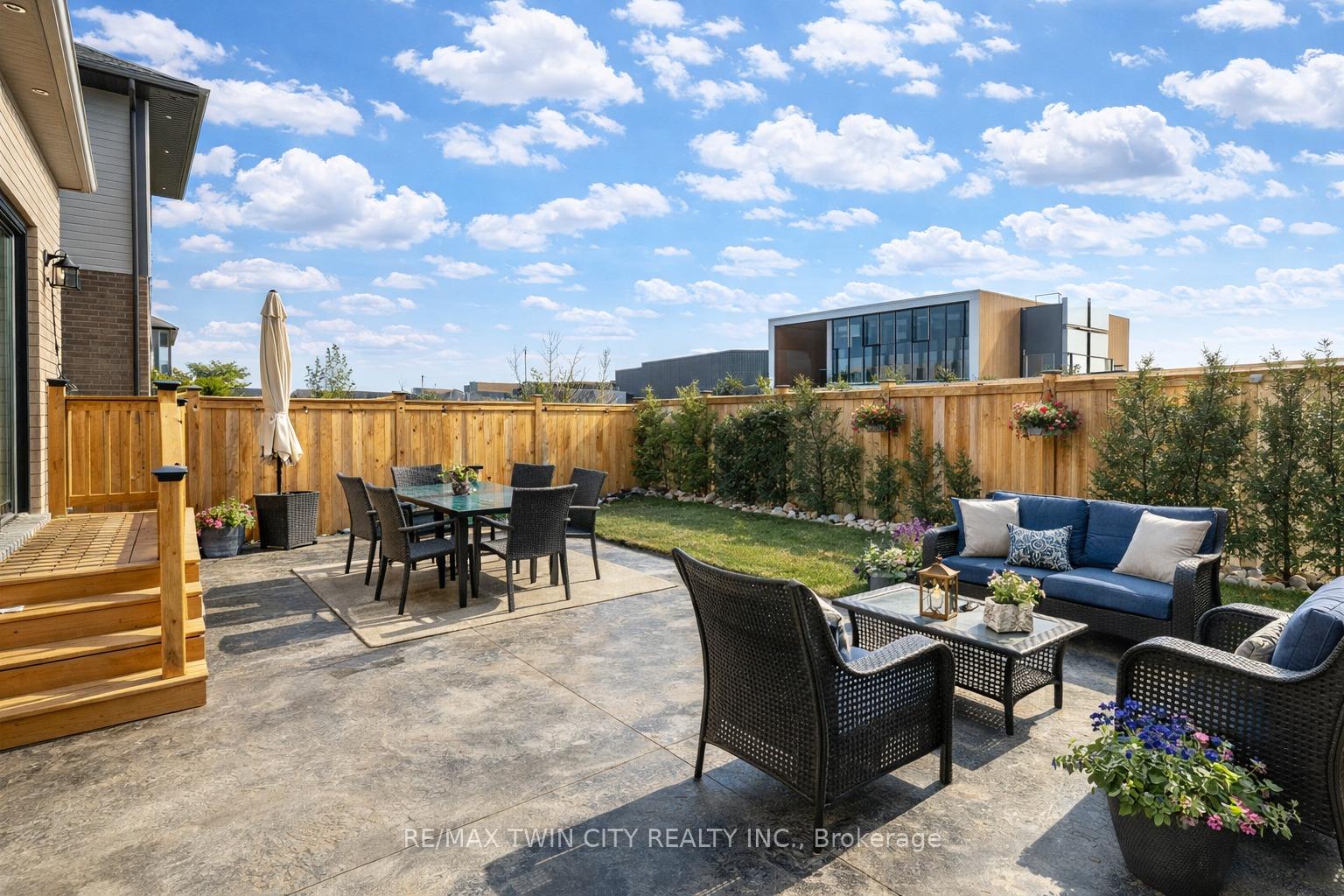 Photo 39 of 565 Florencedale Crescent, Kitchener, Huron Park — HOMEH