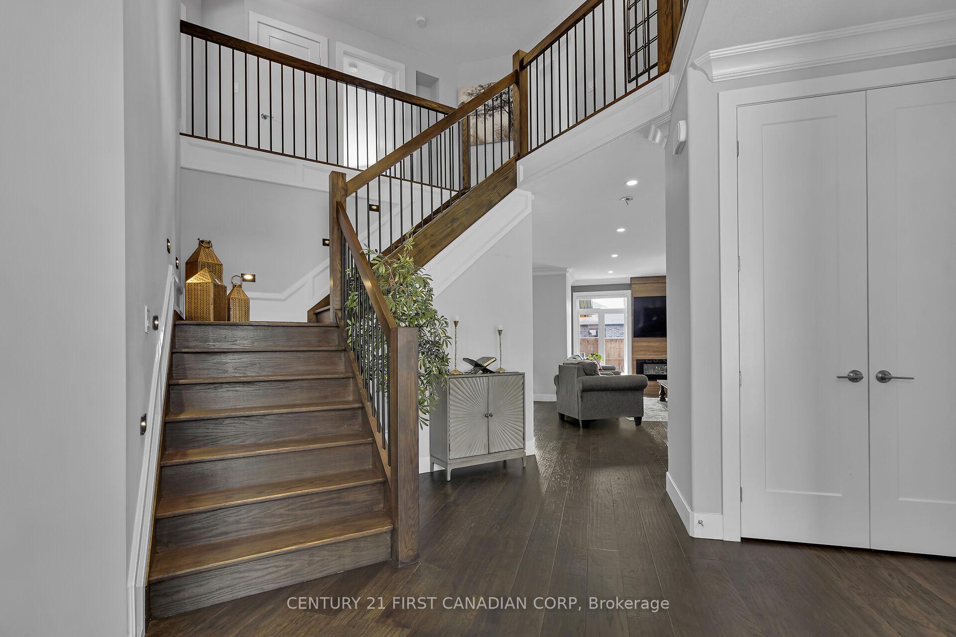 Photo 6 of 3373 Regiment Road, London, South V — HOMEH