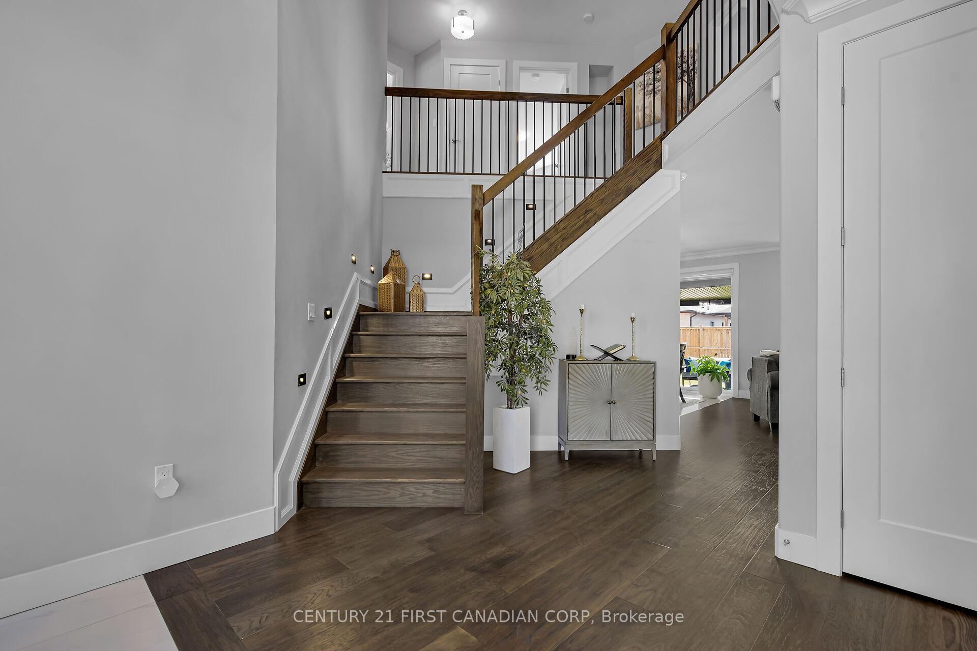 Photo 7 of 3373 Regiment Road, London, South V — HOMEH