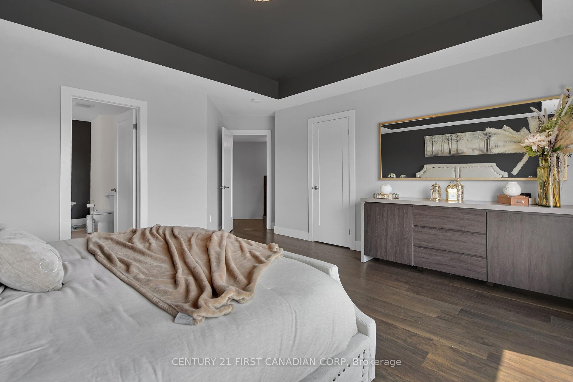 Photo 26 of 3373 Regiment Road, London, South V — HOMEH