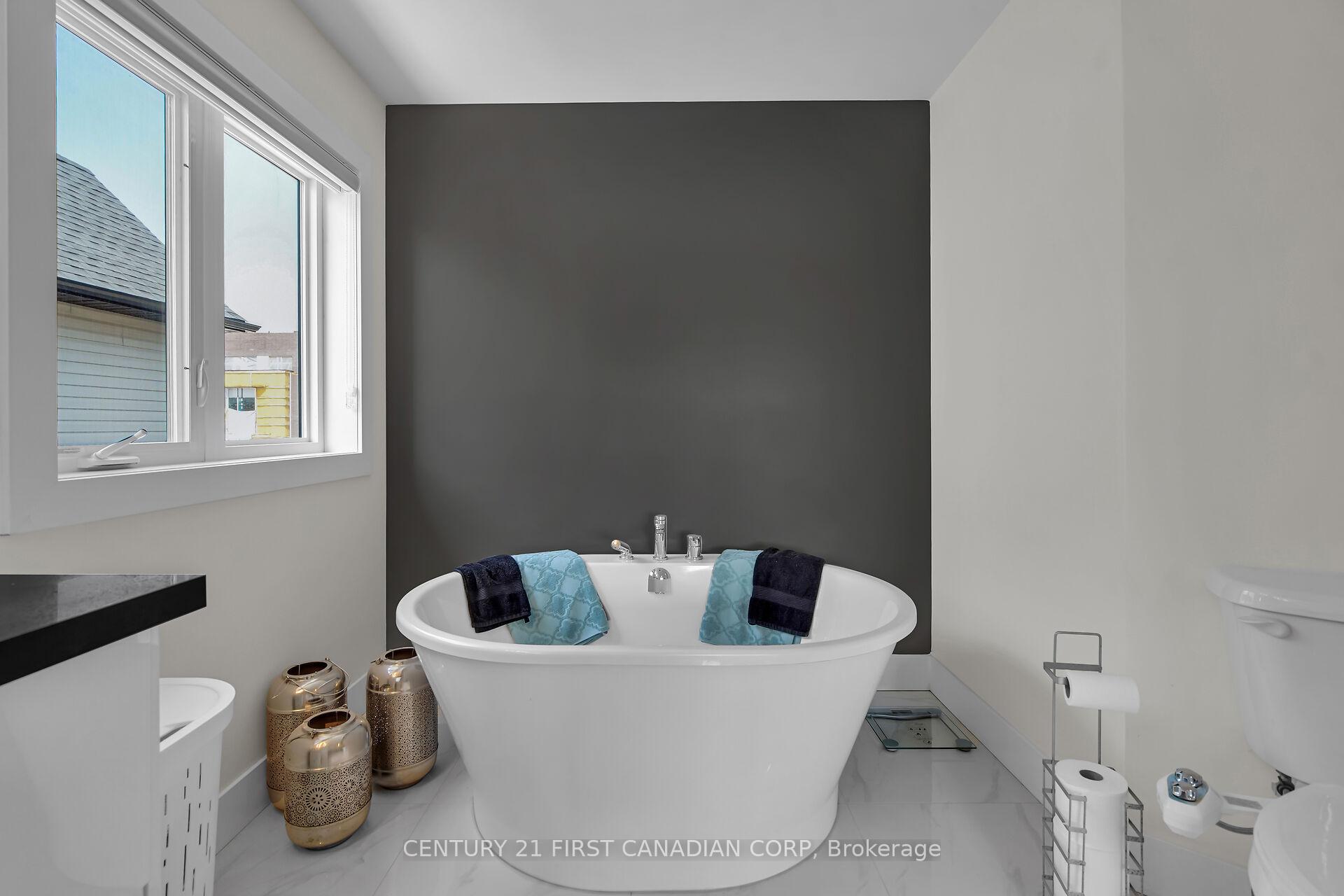 Photo 28 of 3373 Regiment Road, London, South V — HOMEH