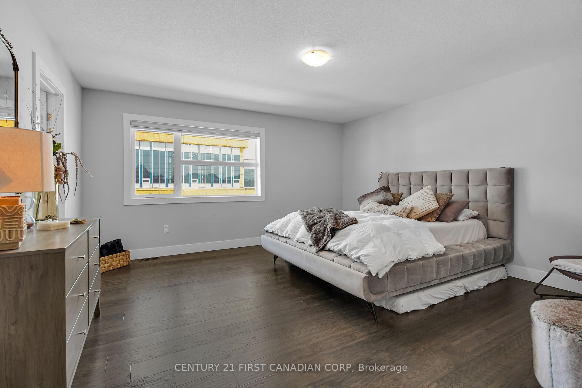 Photo 33 of 3373 Regiment Road, London, South V — HOMEH