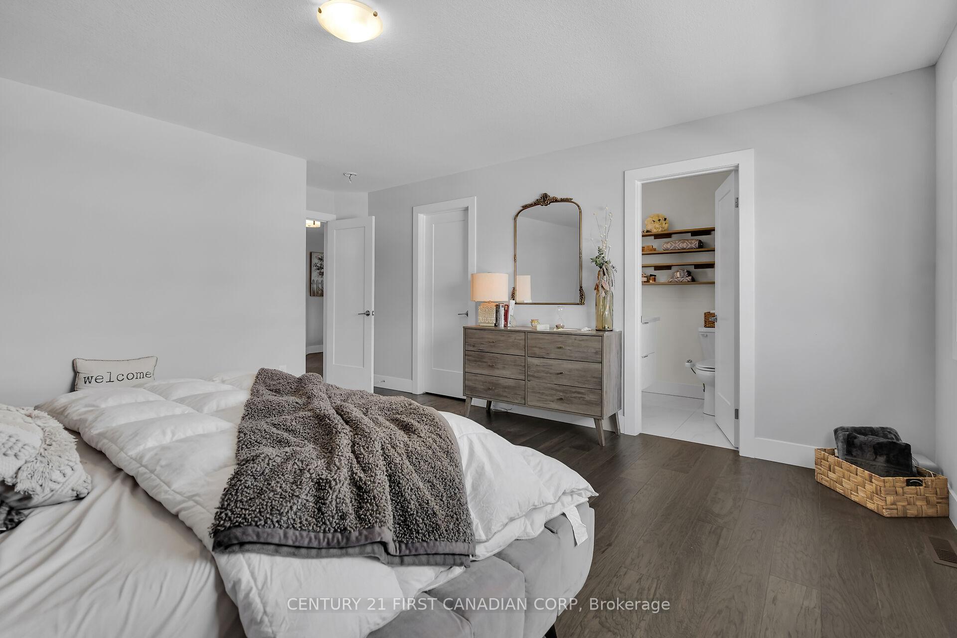 Photo 34 of 3373 Regiment Road, London, South V — HOMEH