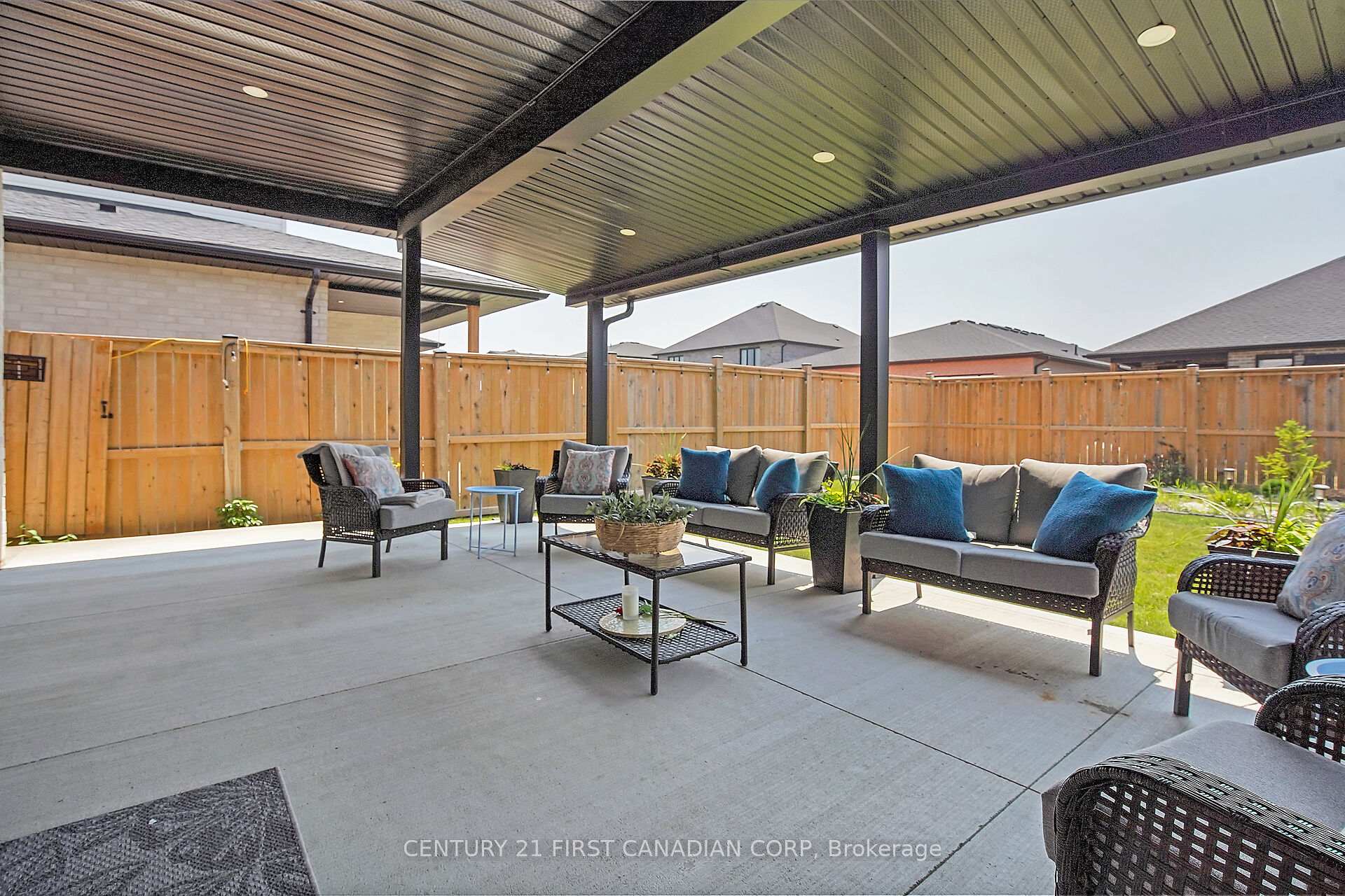 Photo 38 of 3373 Regiment Road, London, South V — HOMEH