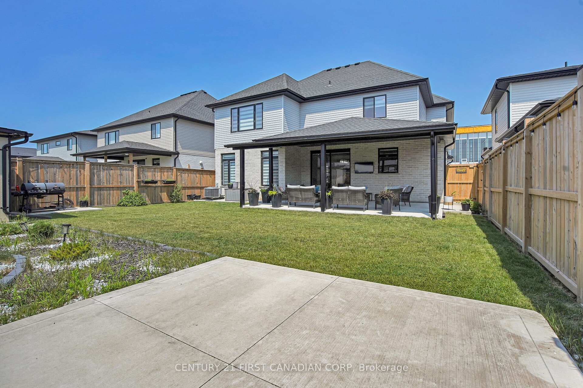 Photo 42 of 3373 Regiment Road, London, South V — HOMEH