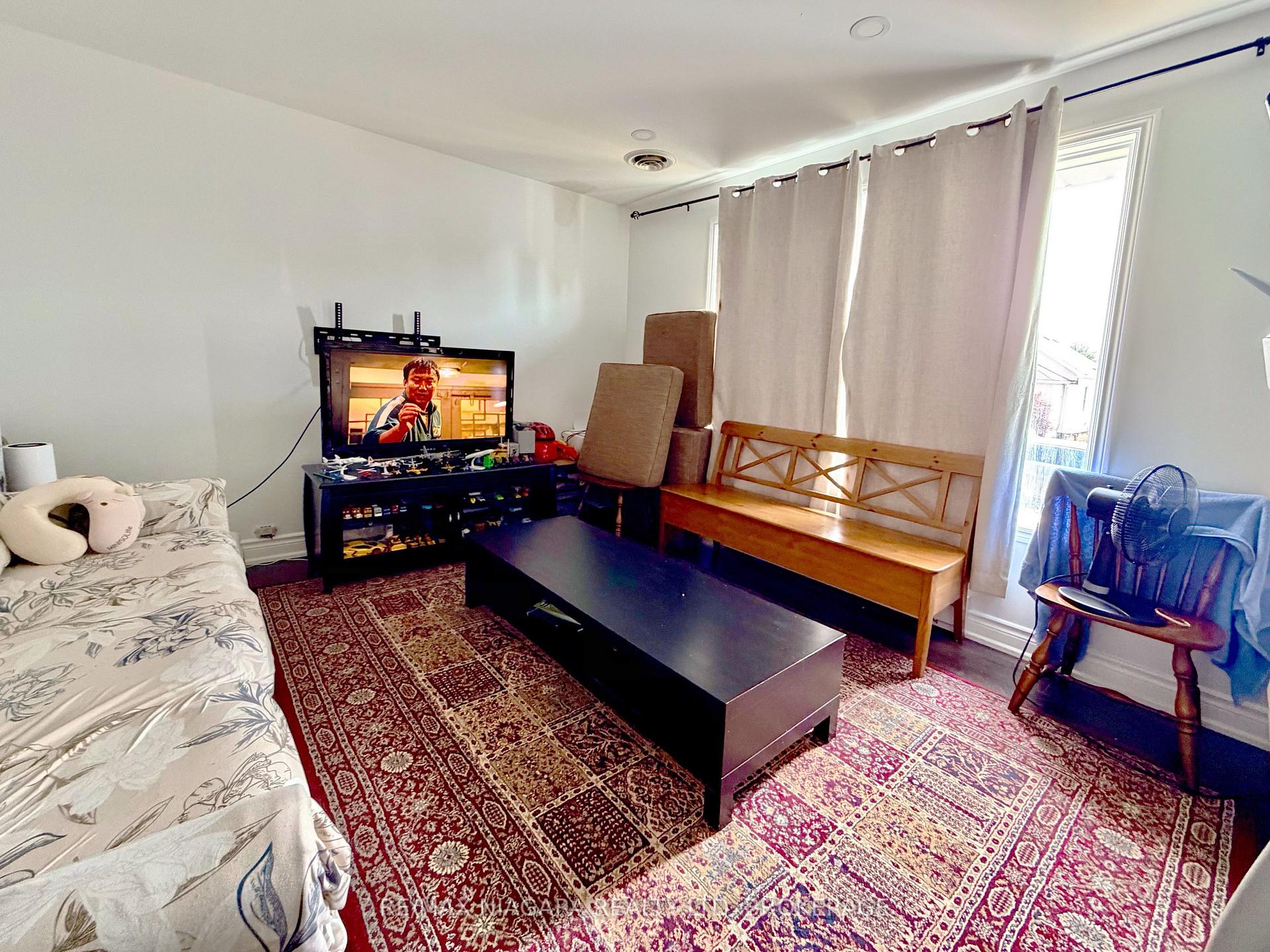 Photo 2 of Unit UPPER, 6475 Taylor Street, Niagara Falls, Dorchester — HOMEH
