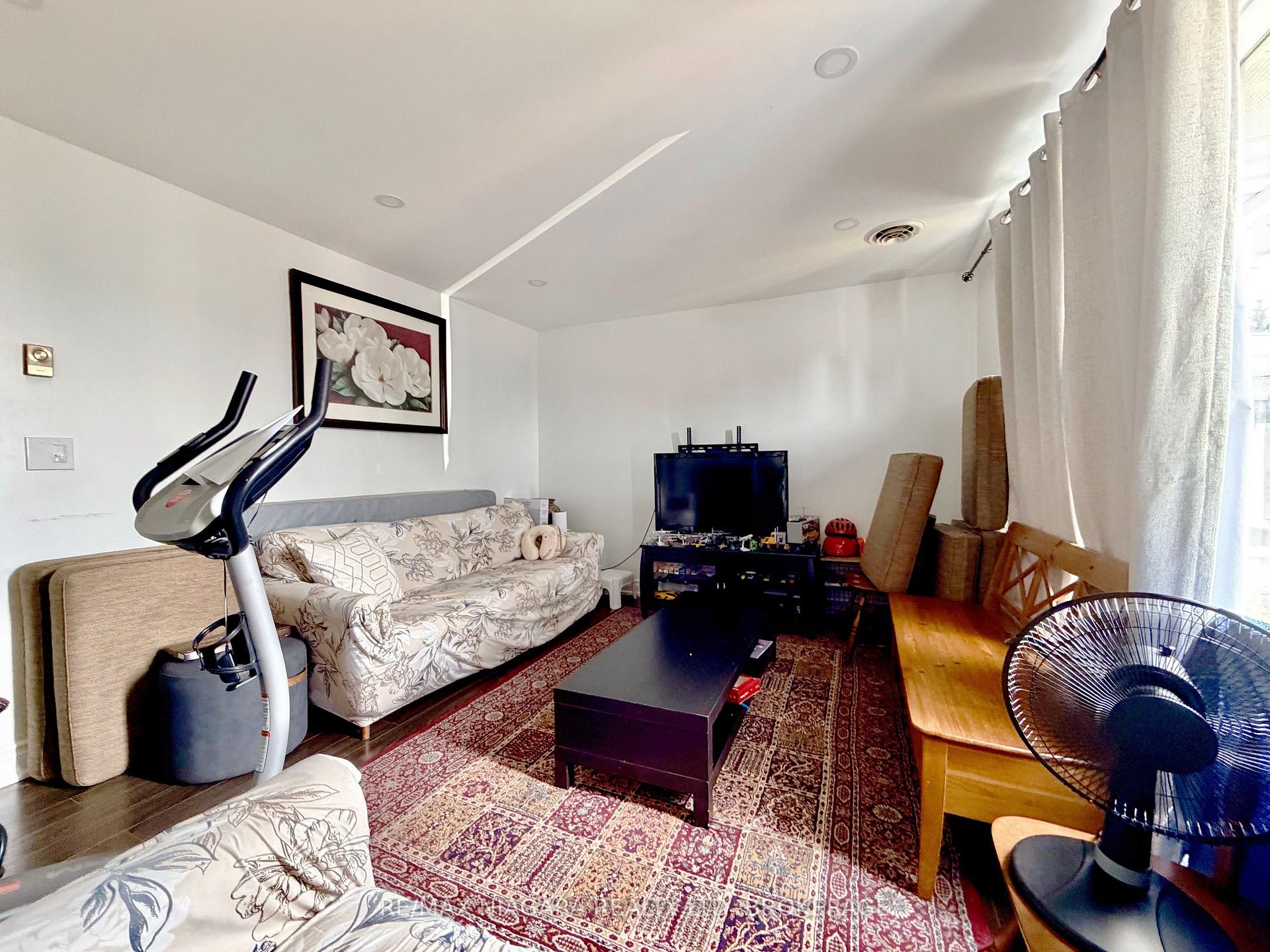 Photo 3 of Unit UPPER, 6475 Taylor Street, Niagara Falls, Dorchester — HOMEH
