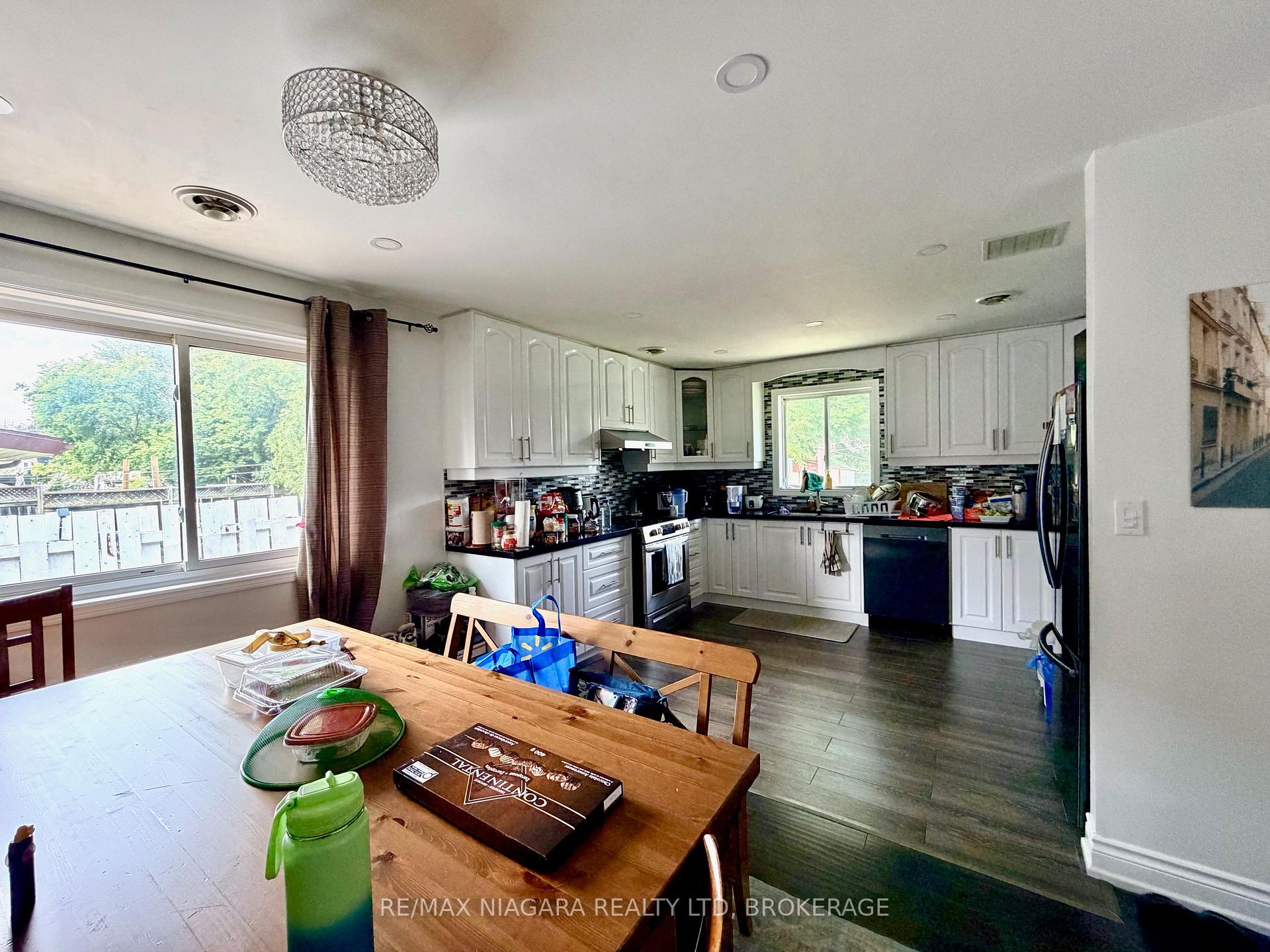 Photo 6 of Unit UPPER, 6475 Taylor Street, Niagara Falls, Dorchester — HOMEH