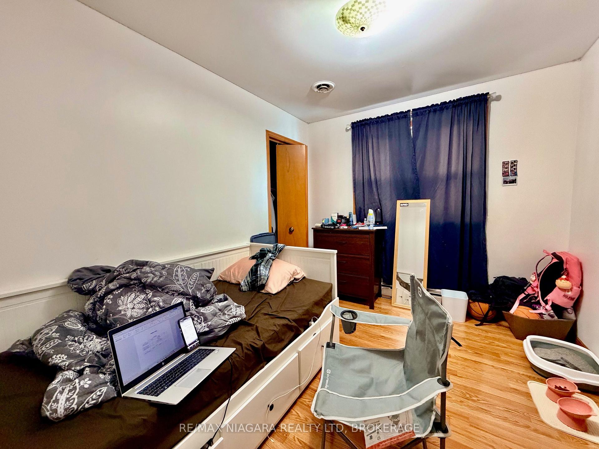 Photo 10 of Unit UPPER, 6475 Taylor Street, Niagara Falls, Dorchester — HOMEH