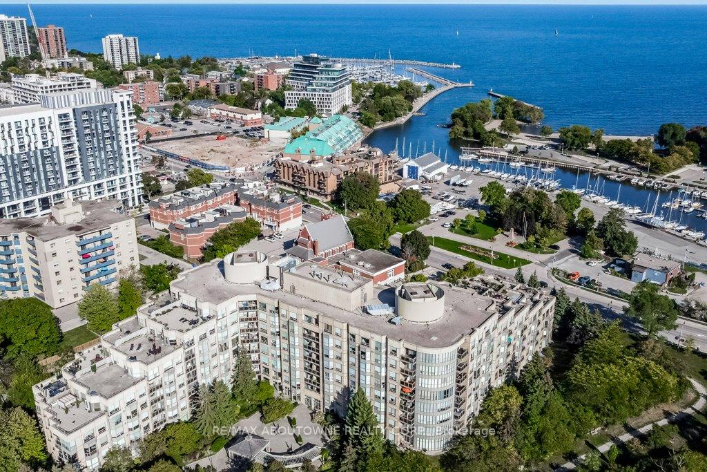 Front of Unit 519, 2511 Lakeshore Road W